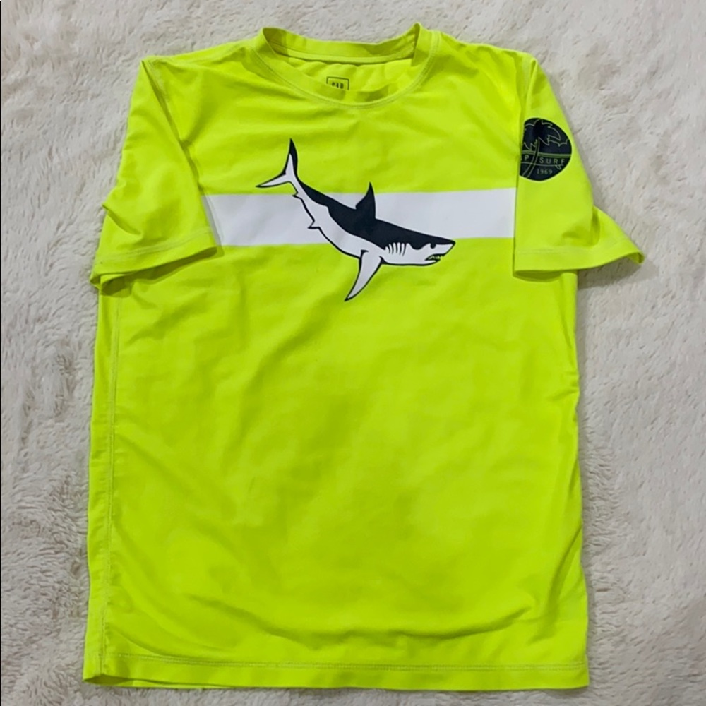 GAP boys rashguard Size M (8)